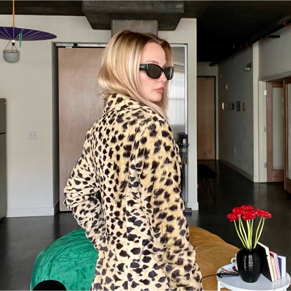 American Vintage Leopard Print Faux Fur Coat in Beige and Black